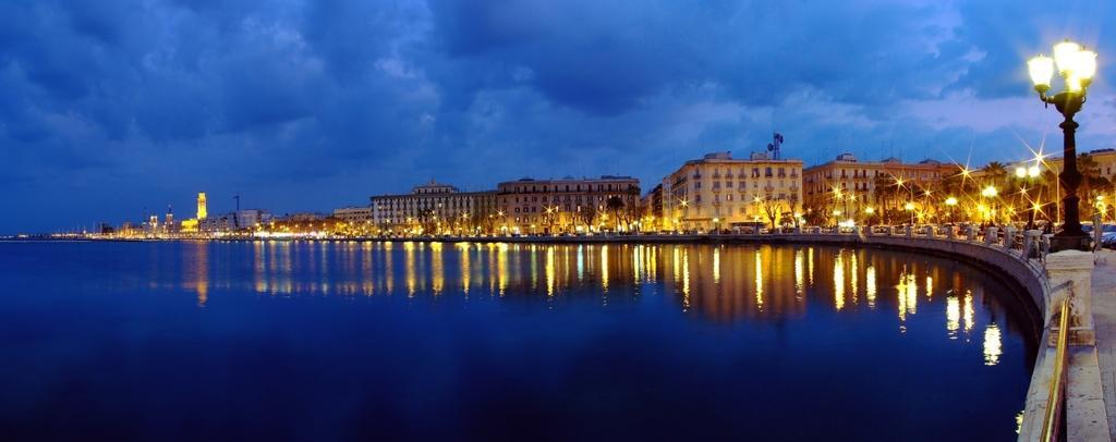 Due Passi Dal Borgo Antico Lägenhet Bari Rum bild